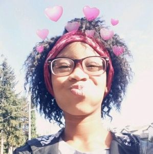 Meet your Posher, Damita